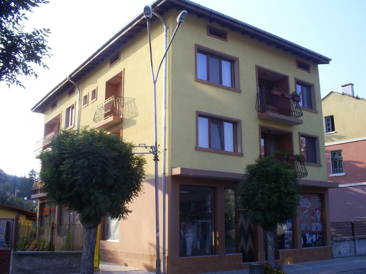 Къща За Гости Фантазия Tryavna Exterior photo
