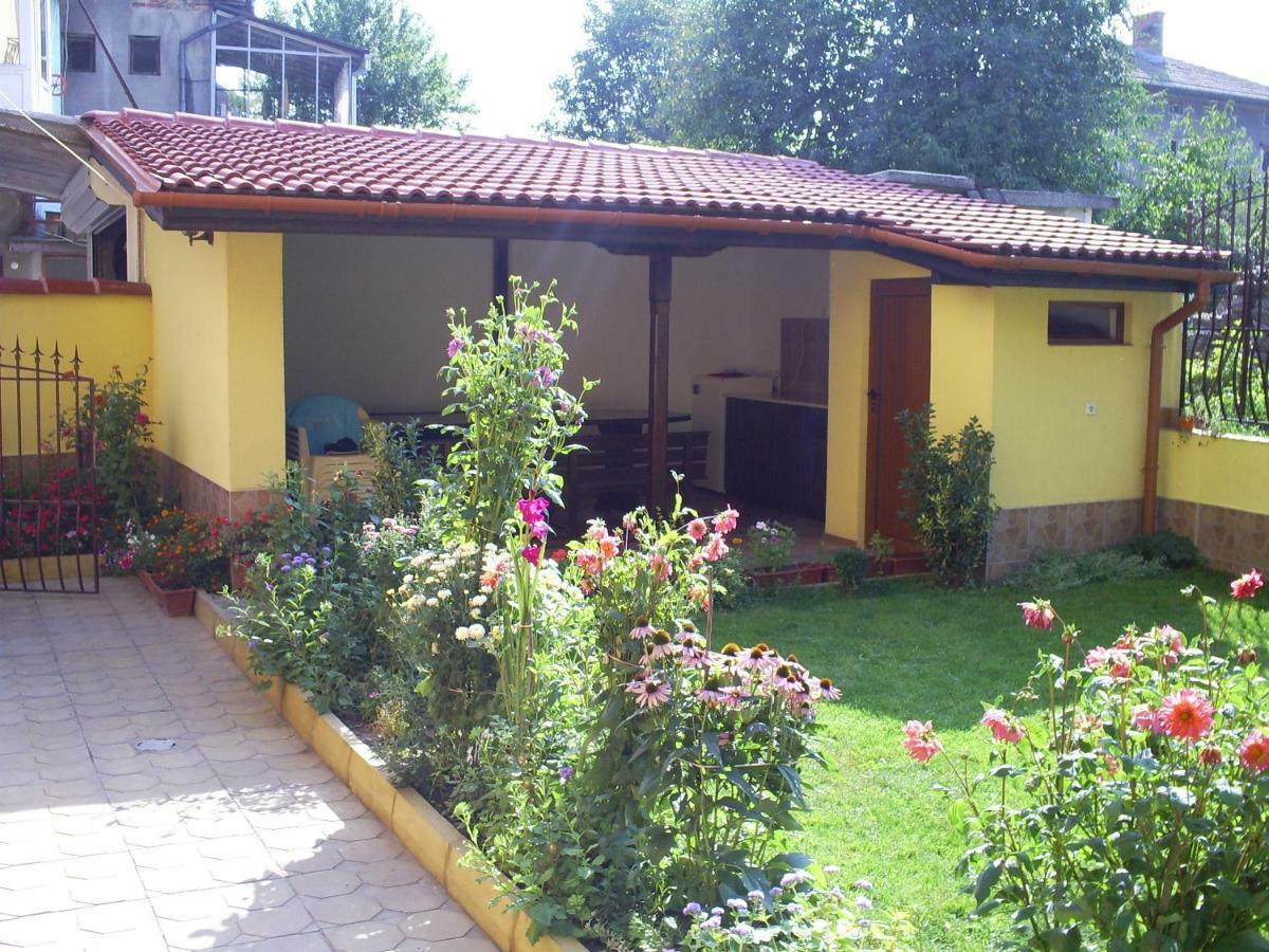 Къща За Гости Фантазия Tryavna Exterior photo