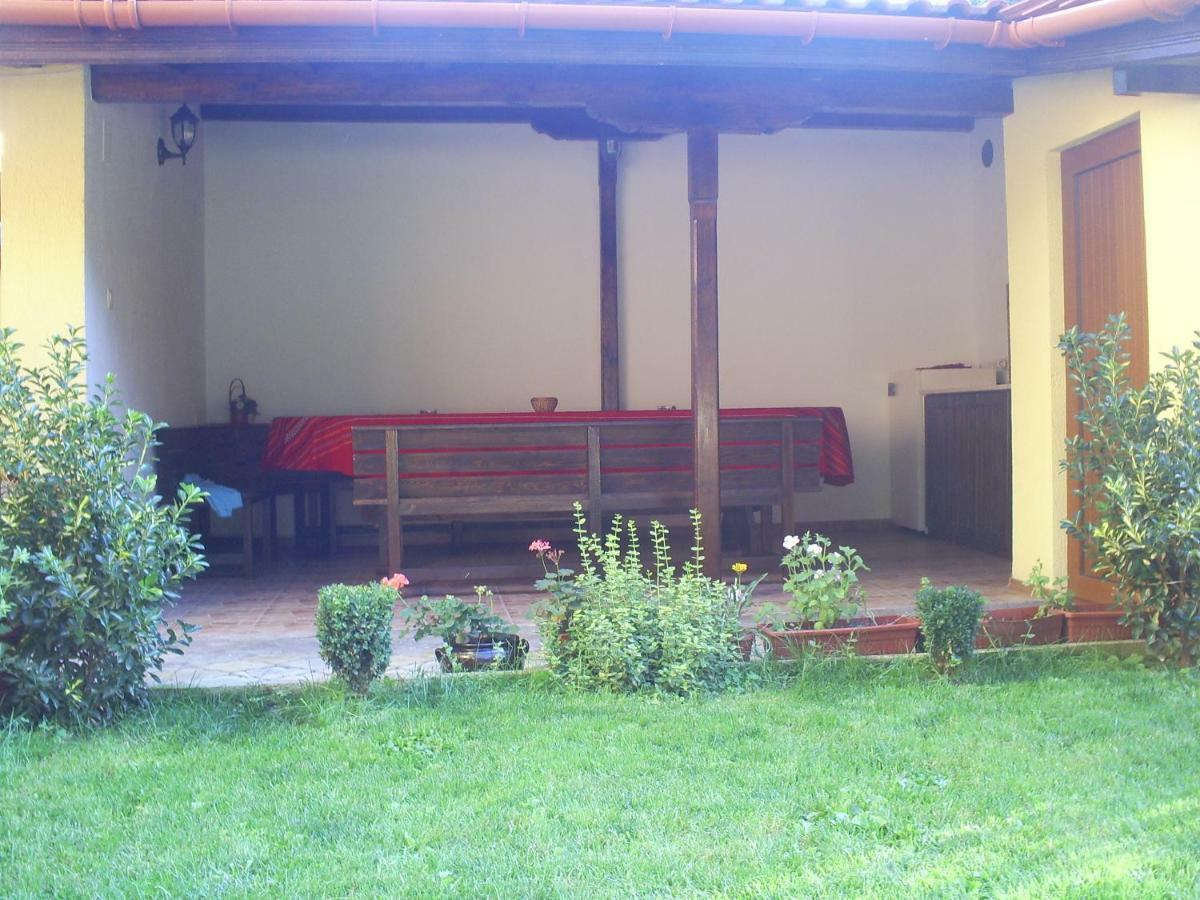 Къща За Гости Фантазия Tryavna Exterior photo
